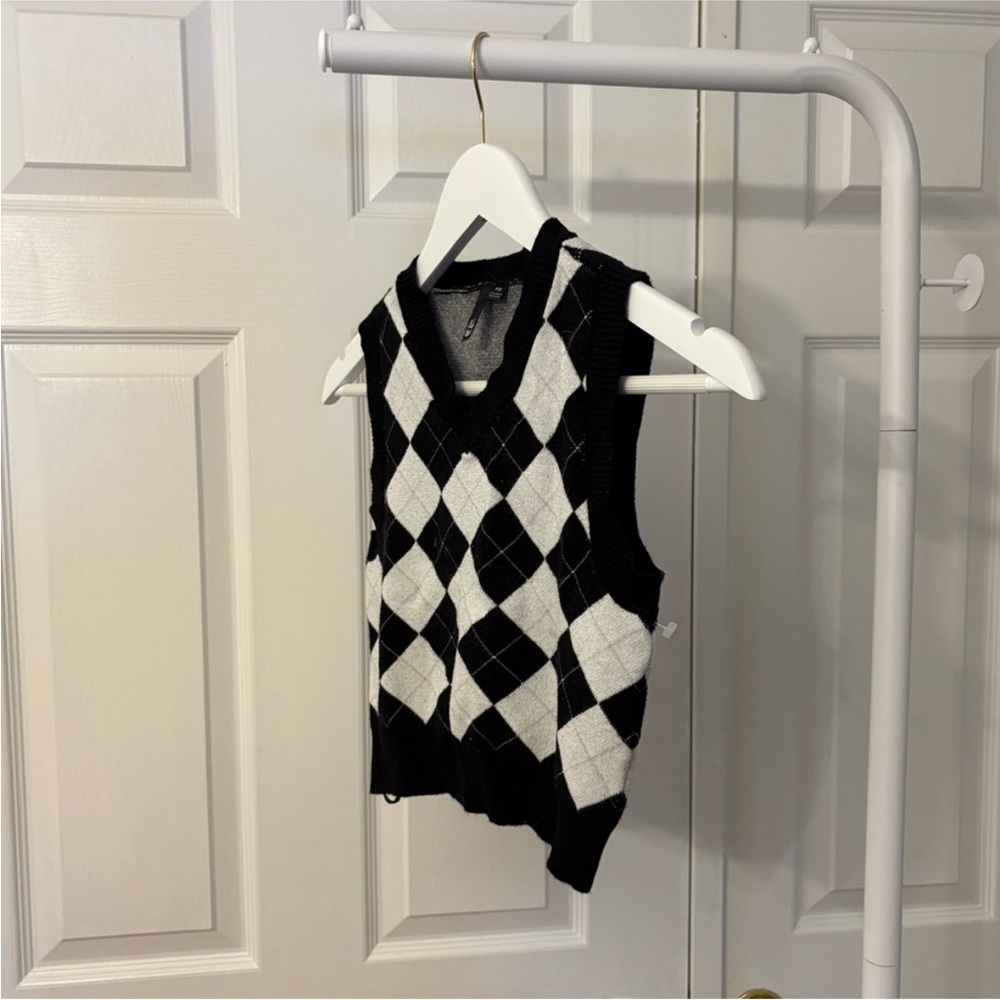 Black & White Knit Argyle Sweater Vest Size Small - Picture 6 of 11